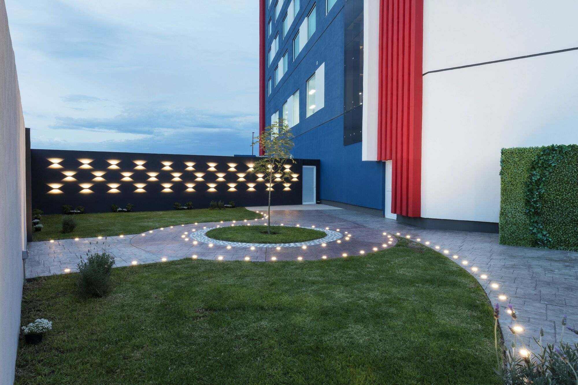 Hilton Garden Inn Salamanca Exterior photo